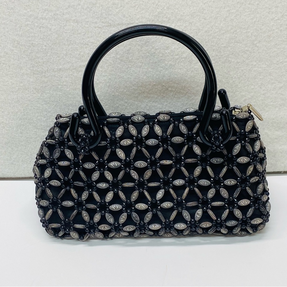 Elegant Black & White Beaded Handbag Pelita Craft Made in Indonesia Zip Close